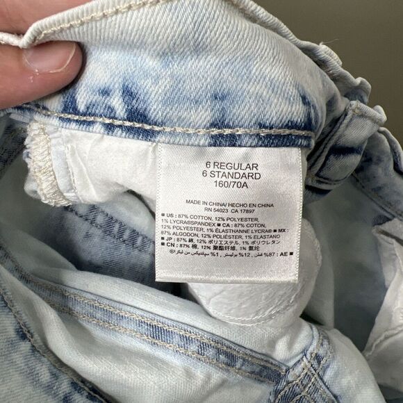 Old Navy Jean Shorts Women 6 Regular The Boyfriend Fit Cuffed Stretchy Bleached - Picture 3 of 5